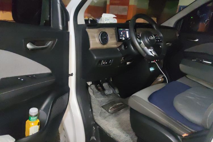 Used Ruichi EC75 2025 Model Passenger Vehicle Smart Driving Ultra-Charging Edition, Pioneer Type I, 52.16 kWh Driver Seat