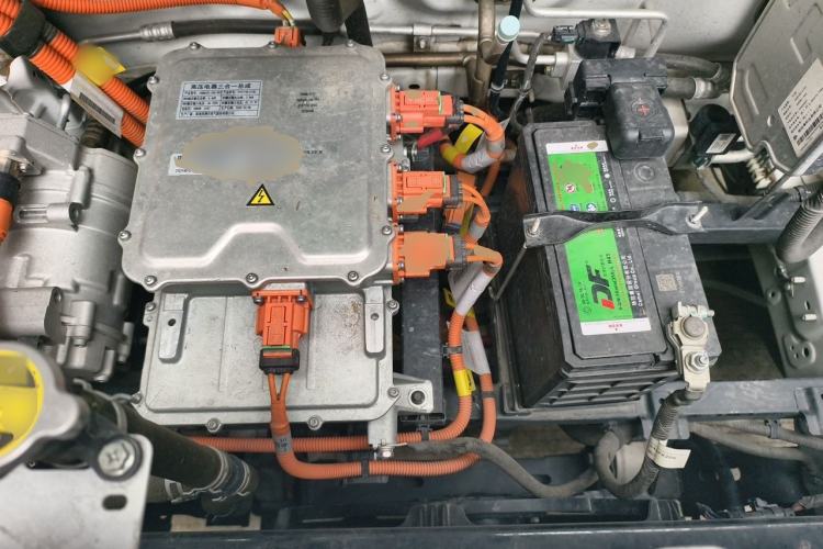 Used Ruichi EC75 2025 Model Passenger Vehicle Smart Driving Ultra-Charging Edition Superior I 52.16 kWh Engine Bay