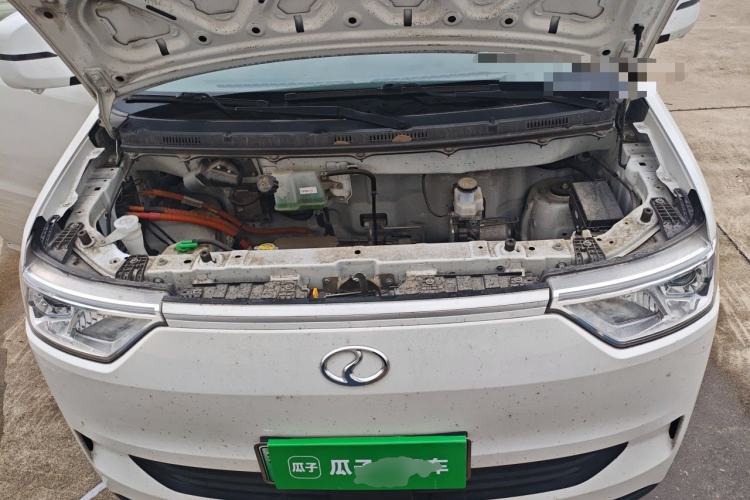 Used Ruichi EC75 2025 Model Passenger Vehicle Smart Driving Ultra-Charging Edition, Pioneer Type I, 52.16 kWh Engine Bay