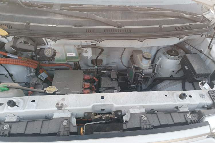 Used Ruichi EC75 2025 Intelligent Driving Ultra-Charging Version Pioneer II Type 50.1 kWh Engine Bay
