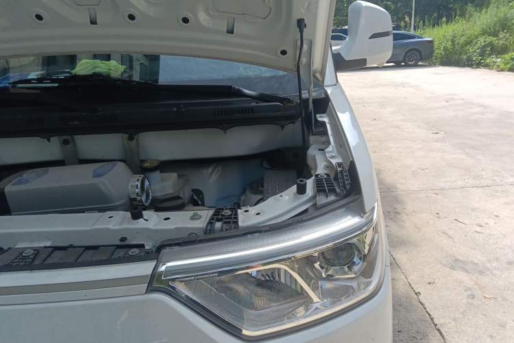 Used Ruichi EC75 2025 Model Passenger Vehicle Smart Driving Edition Pioneer I 41.5 kWh Engine Bay Left