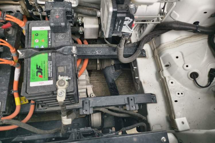 Used Ruichi EC75 2025 Model Passenger Vehicle Smart Driving Ultra-Charging Edition Superior I 52.16 kWh Engine Bay Left