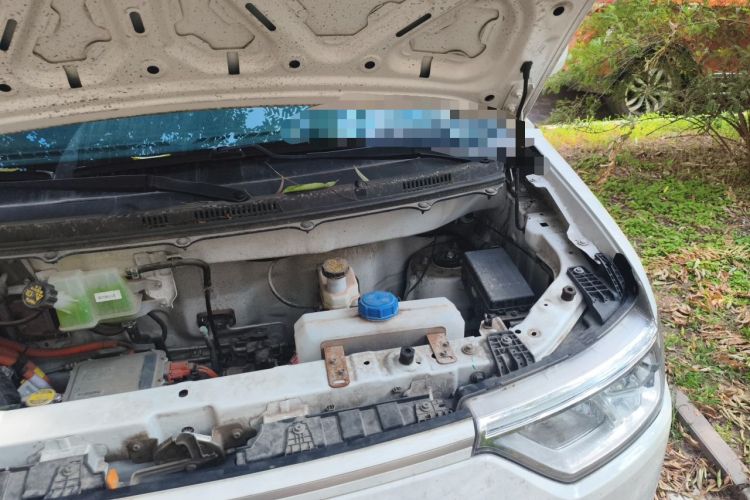 Used Ruichi EC75 2025 Smart Drive Ultra-Charging Version Beyond Edition II 50.1 kWh Engine Bay Left