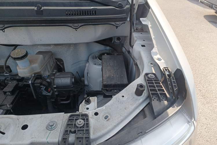 Used Ruichi EC75 2025 Intelligent Driving Ultra-Charging Version Pioneer II Type 50.1 kWh Engine Bay Left