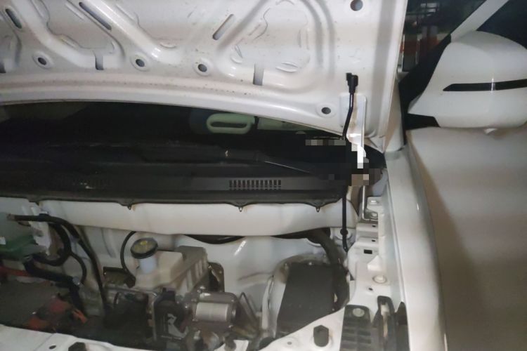 Used Ruichi EC75 2025 Model Passenger Vehicle Smart Driving Ultra-Charging Edition, Pioneer Type I, 52.16 kWh Engine Bay Left