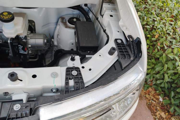 Used Ruichi EC75 2025 Model Freight Vehicle Smart Driving Ultra-Charging Edition Superior I 52.16 kWh Engine Bay Left