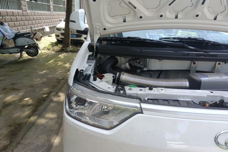 Used Ruichi EC75 2025 Model Passenger Vehicle Smart Driving Edition Pioneer I 41.5 kWh Engine Bay Right