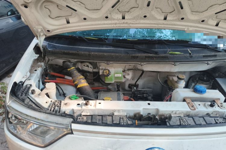 Used Ruichi EC75 2025 Smart Drive Ultra-Charging Version Beyond Edition II 50.1 kWh Engine Bay Right