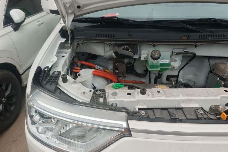 Used Ruichi EC75 2025 Intelligent Driving Ultra-Charging Version Pioneer II Type 50.1 kWh Engine Bay Right