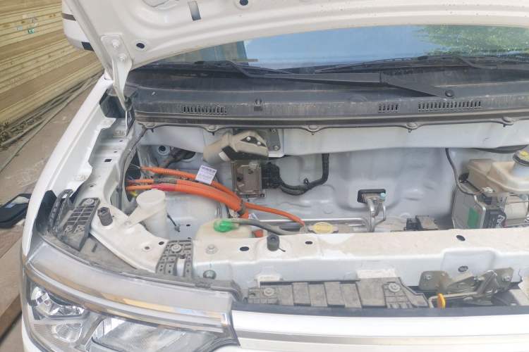Used Ruichi EC75 2025 SmartDrive Edition Pioneer II 41.86 kWh Engine Bay Right