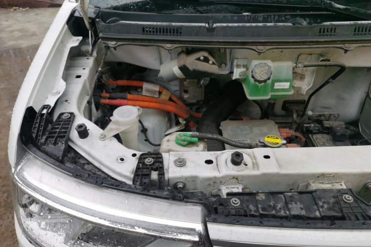 Used Ruichi EC75 2025 Model Passenger Vehicle Smart Driving Edition Pioneer I 41.5 kWh Engine Bay Right