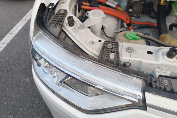 Used Ruichi EC75 2025 Ultra-Charging Version Pioneer II Type 50.1 kWh Engine Bay Right