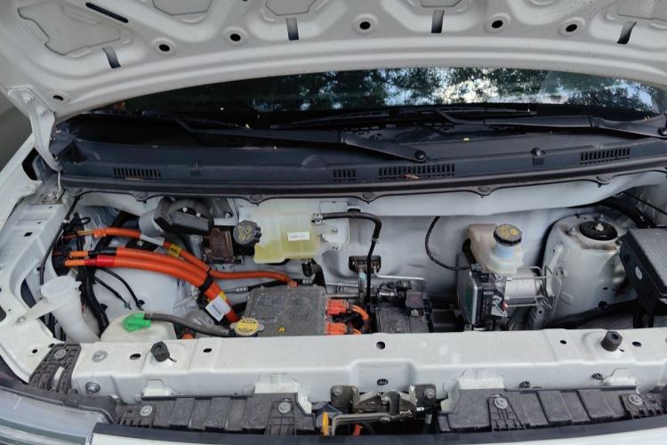 Used Ruichi EC75 2025 Model Passenger Vehicle Smart Driving Ultra-Charging Edition Superior I 52.16 kWh Engine Bay