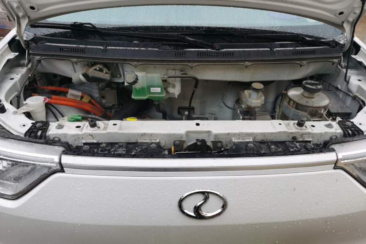 Used Ruichi EC75 2025 Model Passenger Vehicle Smart Driving Edition Pioneer I 41.5 kWh Engine Bay