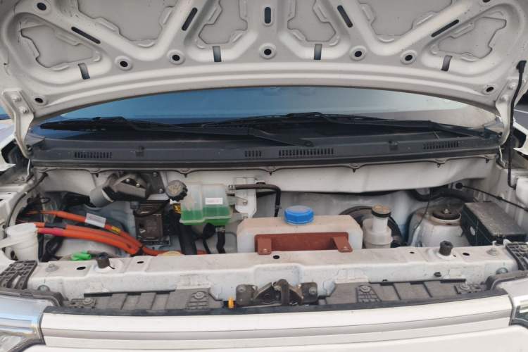 Used Ruichi EC75 2025 Ultra-Charging Version Pioneer II Type 50.1 kWh Engine Bay