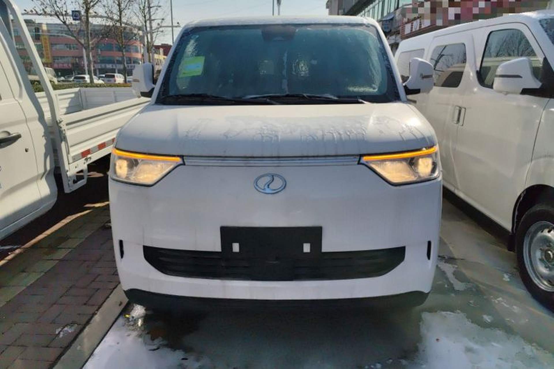 Used Ruichi EC75 2025 Model Passenger Vehicle Smart Driving Edition Pioneer I 41.5 kWh Exterior 1