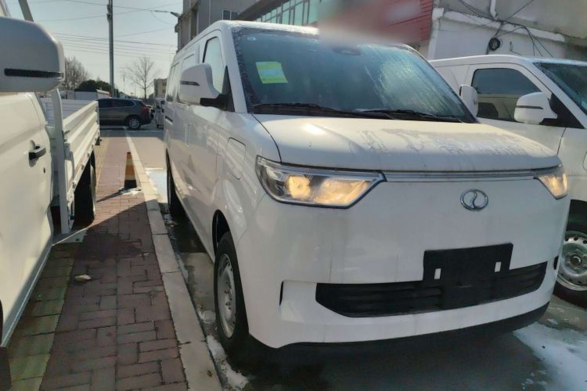Used Ruichi EC75 2025 Model Passenger Vehicle Smart Driving Edition Pioneer I 41.5 kWh Exterior 2