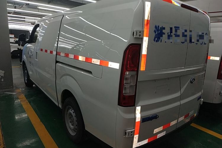 Used Ruichi EC75 2025 Intelligent Driving Ultra-Charging Version Pioneer II Type 50.1 kWh Exterior 2