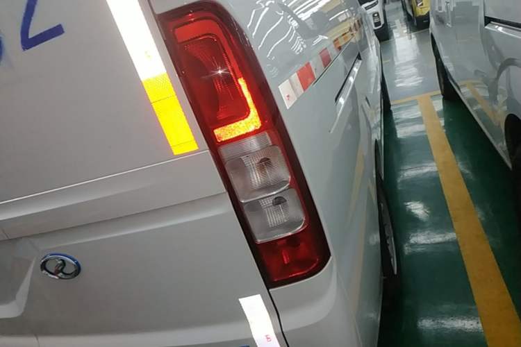Used Ruichi EC75 2025 Intelligent Driving Ultra-Charging Version Pioneer II Type 50.1 kWh Exterior 3