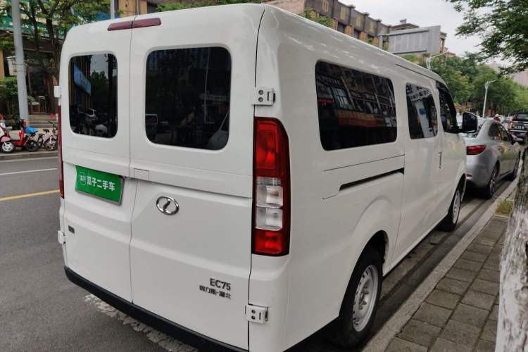 Used Ruichi EC75 2025 Model Passenger Vehicle Smart Driving Ultra-Charging Edition, Pioneer Type I, 52.16 kWh Exterior 5