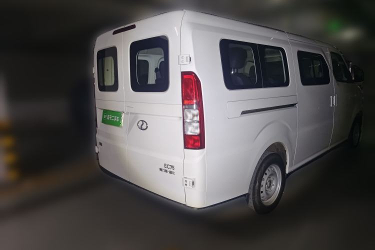 Used Ruichi EC75 2025 Model Passenger Vehicle Smart Driving Ultra-Charging Edition, Pioneer Type I, 52.16 kWh Exterior 5