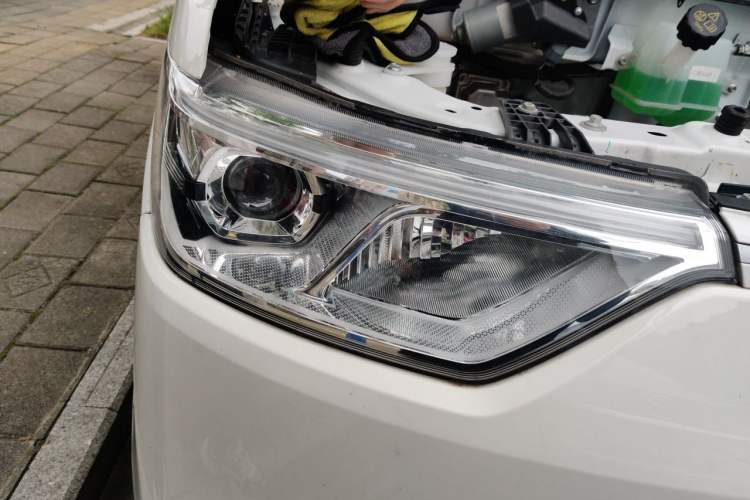Used Ruichi EC75 2025 Model Passenger Vehicle Smart Driving Ultra-Charging Edition, Pioneer Type I, 52.16 kWh Exterior 6