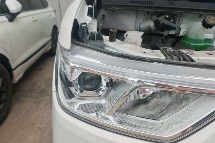 Used Ruichi EC75 2025 Intelligent Driving Ultra-Charging Version Pioneer II Type 50.1 kWh Exterior 6