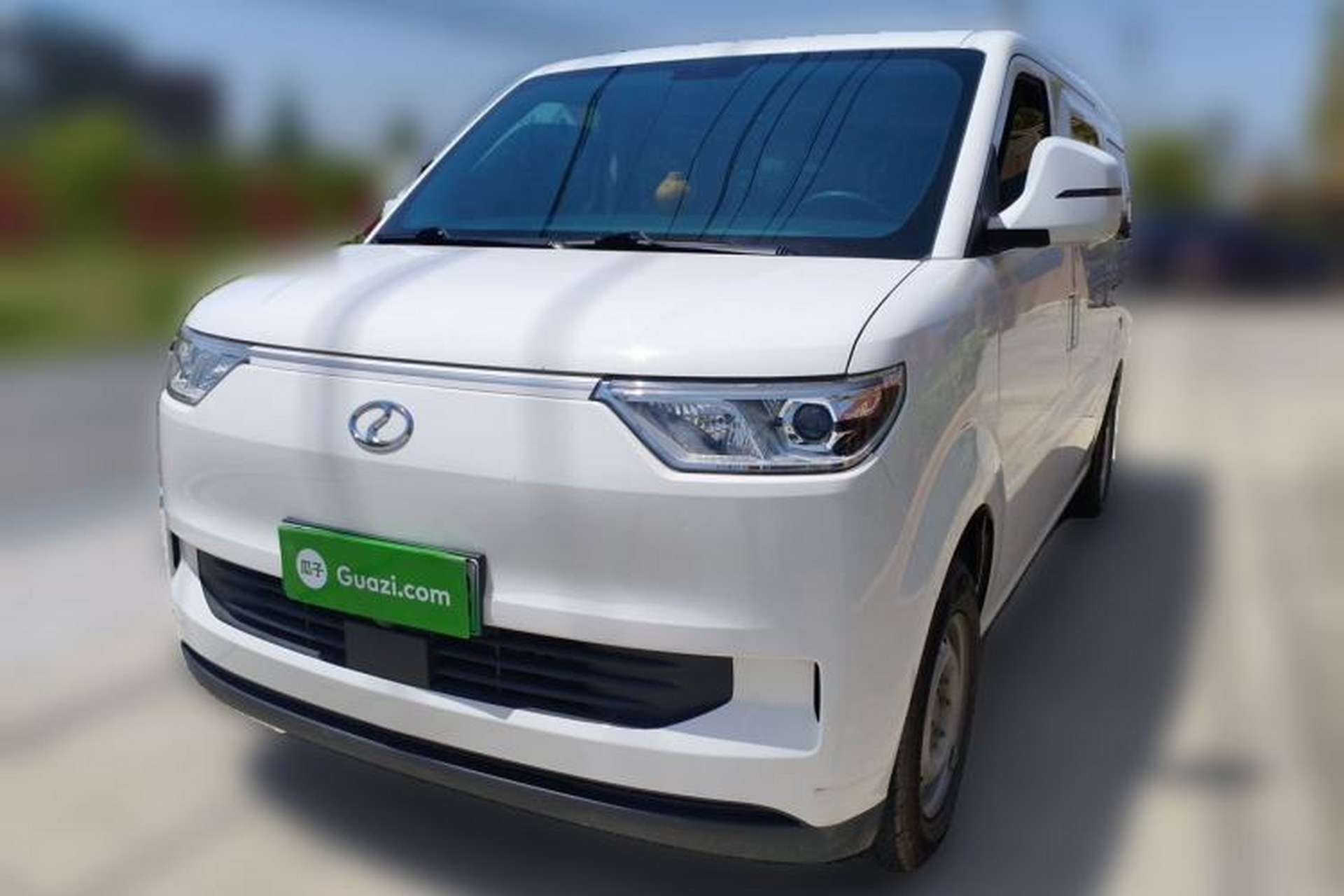 Used Ruichi EC75 2025 Model Passenger Vehicle Smart Driving Ultra-Charging Edition, Pioneer Type I, 52.16 kWh Front Left 45 Deg