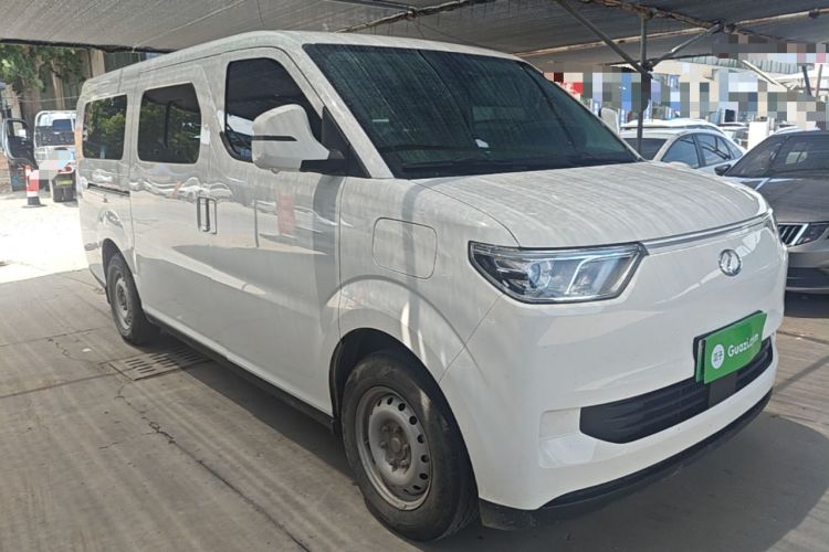 Used Ruichi EC75 2025 Model Passenger Vehicle Smart Driving Ultra-Charging Edition, Pioneer Type I, 52.16 kWh Front Right 45 Deg