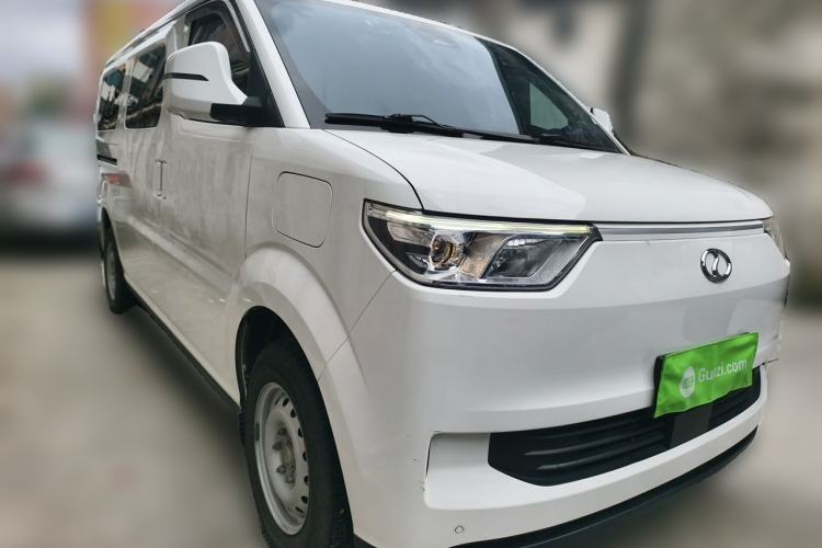 Used Ruichi EC75 2025 Model Passenger Vehicle Smart Driving Ultra-Charging Edition Superior I 52.16 kWh Front Right 45 Deg