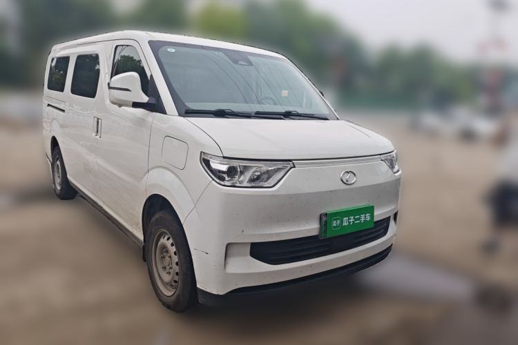 Used Ruichi EC75 2025 Model Passenger Vehicle Smart Driving Ultra-Charging Edition, Pioneer Type I, 52.16 kWh Front Right 45 Deg