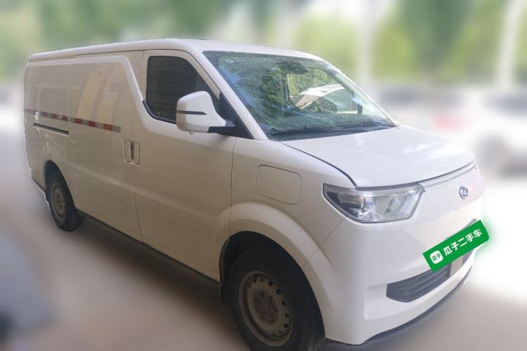 Used Ruichi EC75 2025 SmartDrive Edition Pioneer II 41.86 kWh Front Right 45 Deg