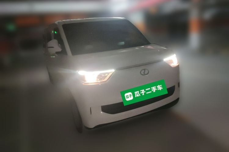 Used Ruichi EC75 2025 Model Passenger Vehicle Smart Driving Ultra-Charging Edition, Pioneer Type I, 52.16 kWh Front Right 45 Deg