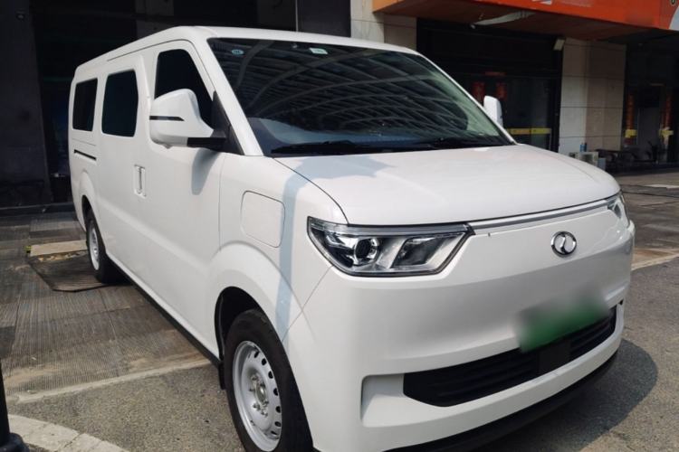 Used Ruichi EC75 2025 Model Passenger Vehicle Smart Driving Ultra-Charging Edition, Pioneer Type I, 52.16 kWh Front Right 45 Deg