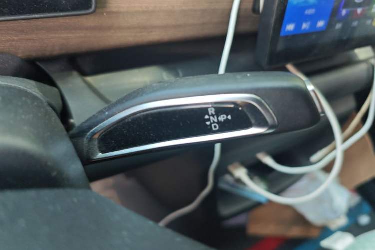 Used Ruichi EC75 2025 Model Passenger Vehicle Smart Driving Edition Pioneer I 41.5 kWh Gear Lever