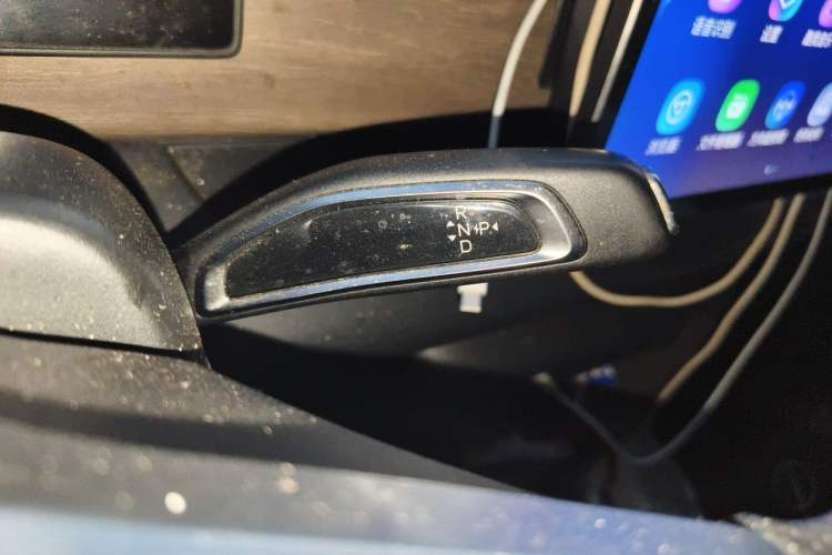 Used Ruichi EC75 2025 Intelligent Driving Ultra-Charging Version Pioneer II Type 50.1 kWh Gear Lever