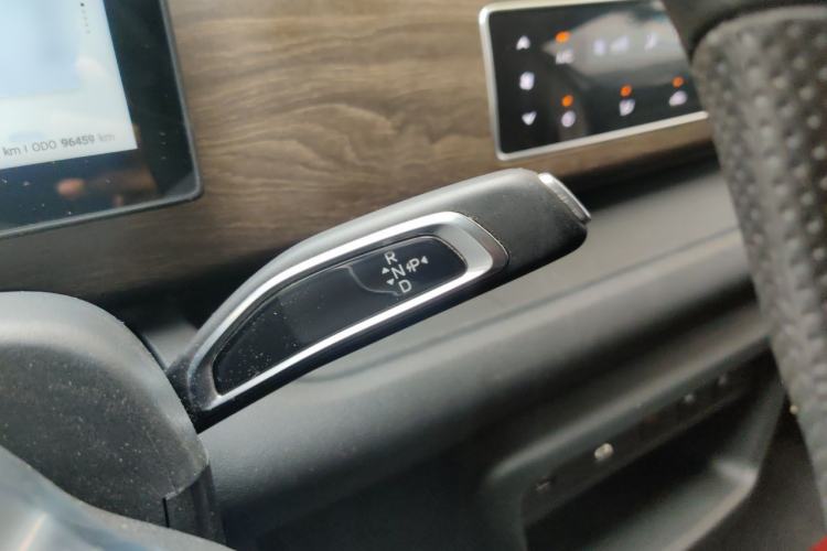 Used Ruichi EC75 2025 Model Passenger Vehicle Smart Driving Ultra-Charging Edition, Pioneer Type I, 52.16 kWh Gear Lever