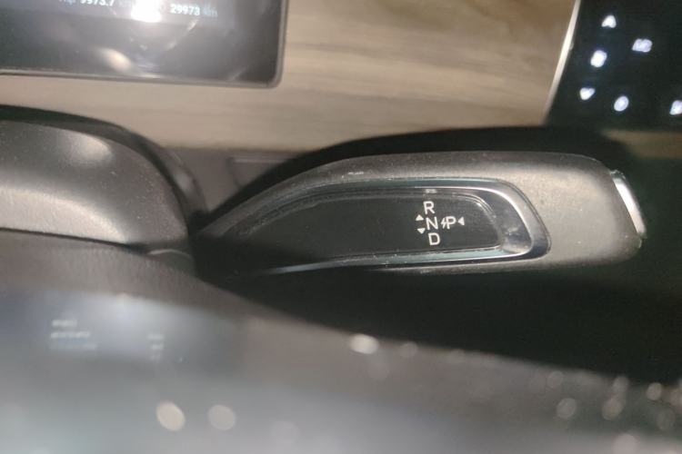 Used Ruichi EC75 2025 Model Passenger Vehicle Smart Driving Ultra-Charging Edition, Pioneer Type I, 52.16 kWh Gear Lever
