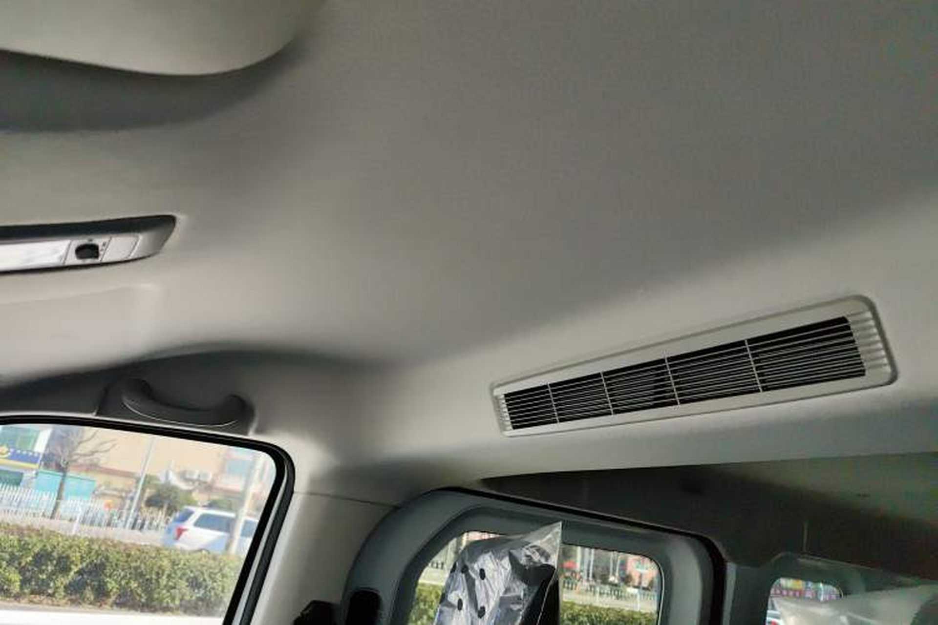 Used Ruichi EC75 2025 Model Passenger Vehicle Smart Driving Edition Pioneer I 41.5 kWh Headliner