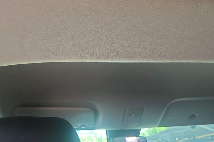 Used Ruichi EC75 2025 Model Passenger Vehicle Smart Driving Ultra-Charging Edition, Pioneer Type I, 52.16 kWh Headliner