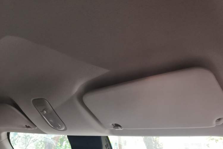 Used Ruichi EC75 2025 Smart Drive Ultra-Charging Version Beyond Edition II 50.1 kWh Headliner