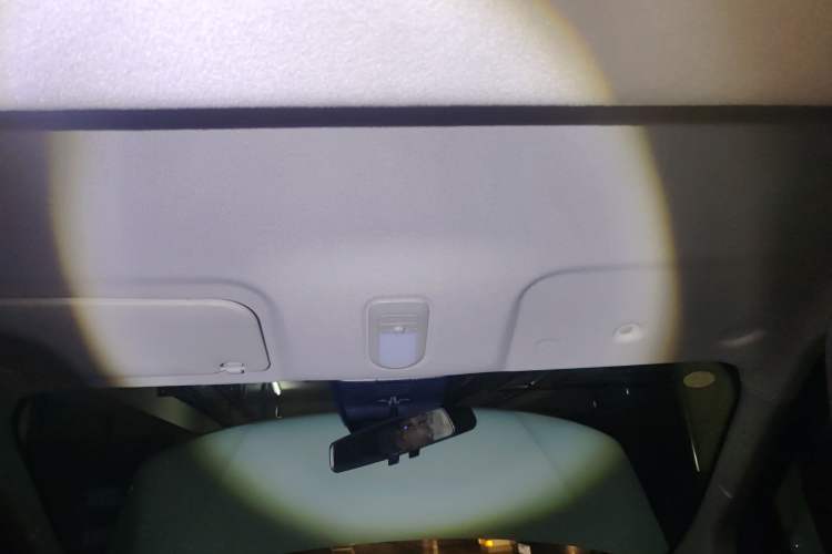Used Ruichi EC75 2025 Model Passenger Vehicle Smart Driving Ultra-Charging Edition, Pioneer Type I, 52.16 kWh Headliner