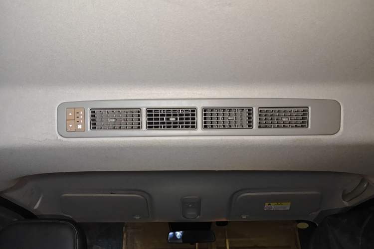 Used Ruichi EC75 2025 Model Passenger Vehicle Smart Driving Ultra-Charging Edition Superior I 52.16 kWh Headliner