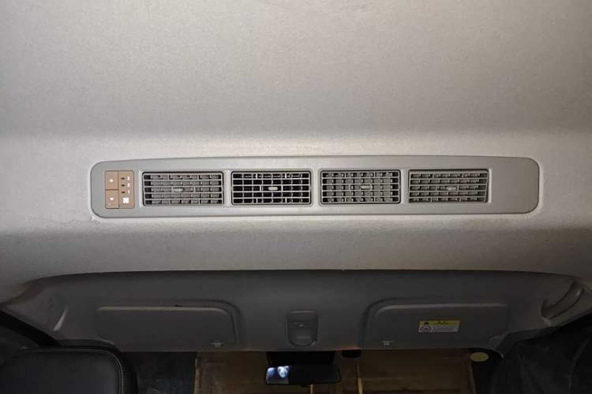 Used Ruichi EC75 2025 Model Passenger Vehicle Smart Driving Ultra-Charging Edition Superior I 52.16 kWh Headliner