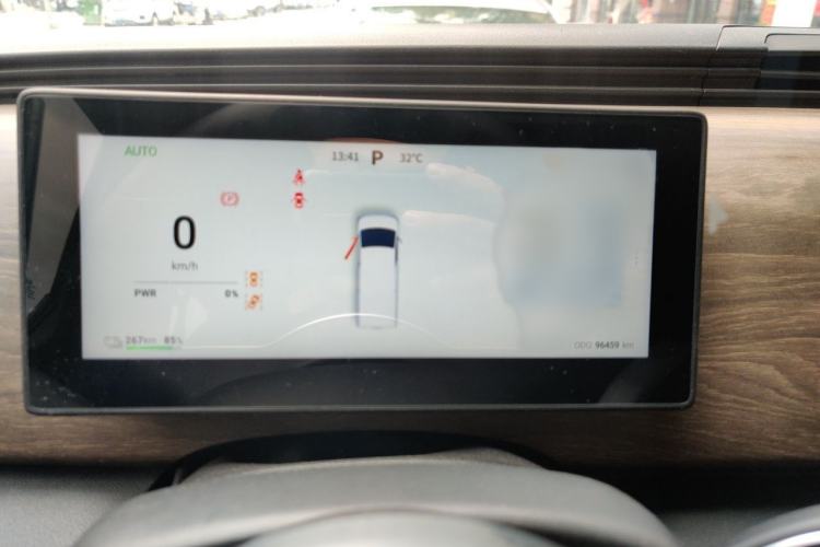 Used Ruichi EC75 2025 Model Passenger Vehicle Smart Driving Ultra-Charging Edition, Pioneer Type I, 52.16 kWh Instrument Cluster