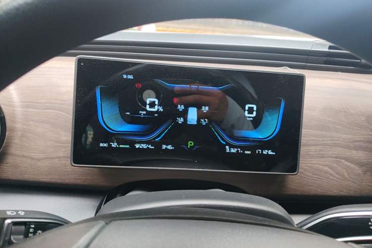 Used Ruichi EC75 2025 Model Passenger Vehicle Smart Driving Ultra-Charging Edition, Pioneer Type I, 52.16 kWh Instrument Cluster