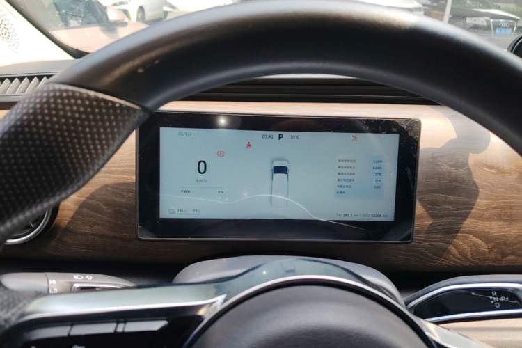Used Ruichi EC75 2025 Model Passenger Vehicle Smart Driving Ultra-Charging Edition, Pioneer Type I, 52.16 kWh Instrument Cluster
