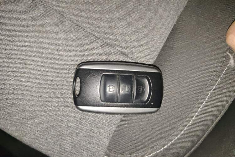 Used Ruichi EC75 2025 Model Passenger Vehicle Smart Driving Ultra-Charging Edition, Pioneer Type I, 52.16 kWh Interior 1