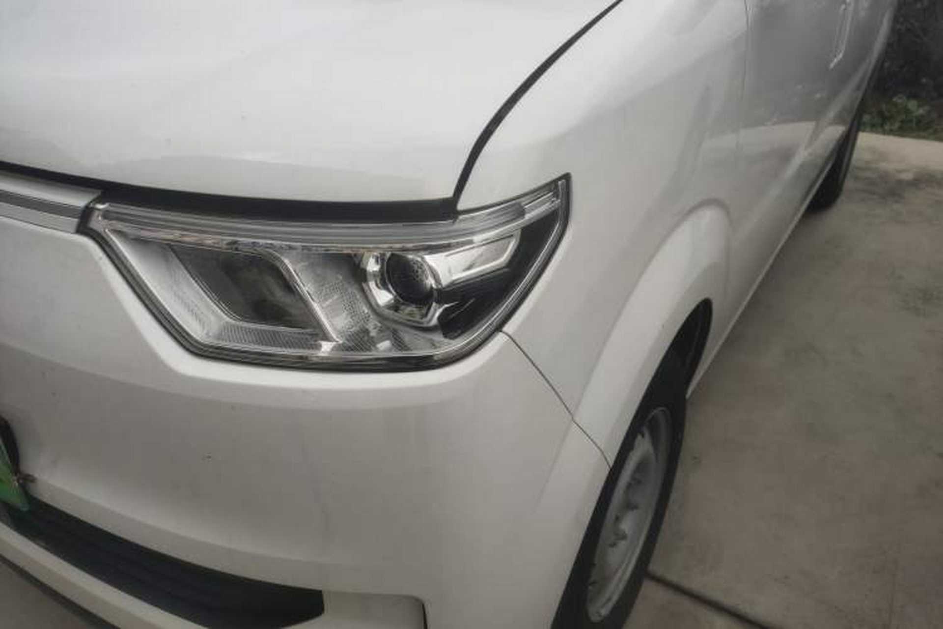 Used Ruichi EC75 2025 Model Passenger Vehicle Smart Driving Ultra-Charging Edition, Pioneer Type I, 52.16 kWh Left Front Headlight