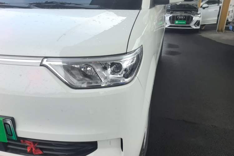 Used Ruichi EC75 2025 Model Freight Vehicle Smart Driving Ultra-Charging Edition Superior I 52.16 kWh Left Front Headlight